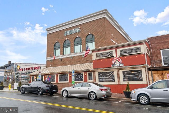 2407 S QUEEN ST, Arlington, VA 22202