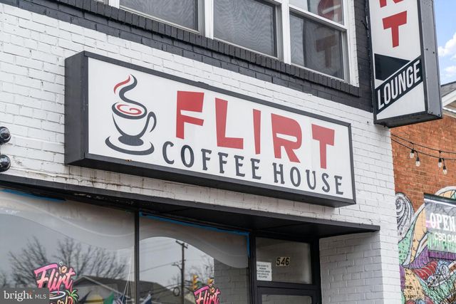 2407 S QUEEN ST, Arlington, VA 22202