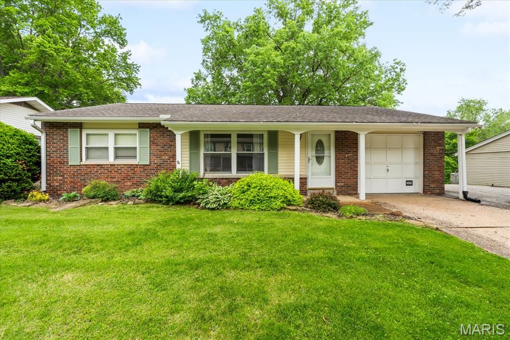 309 Dogwood Lane, Fairview Heights, IL 62208