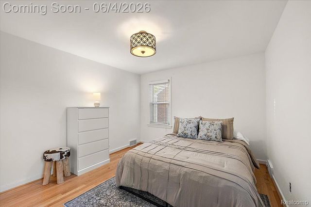 1512 Edgewood Drive, Royal Oak, MI 48067