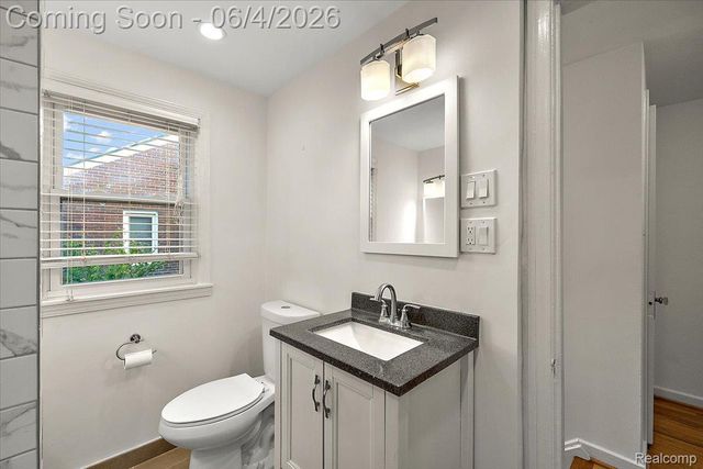 1512 Edgewood Drive, Royal Oak, MI 48067