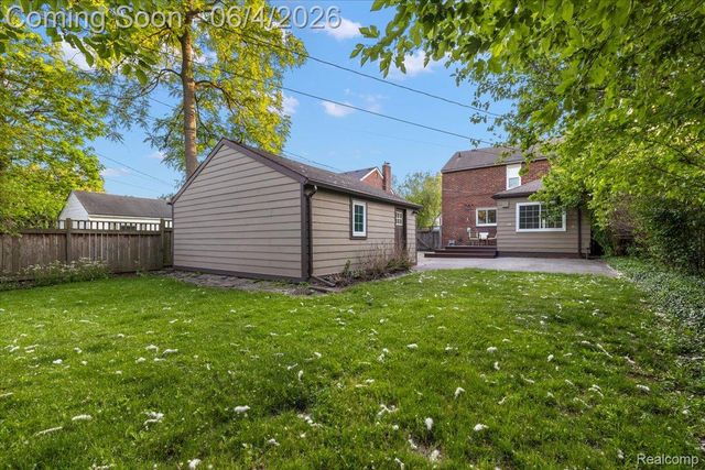 1512 Edgewood Drive, Royal Oak, MI 48067