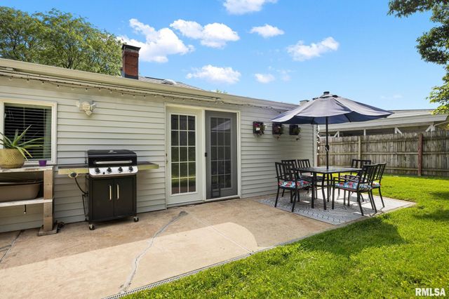 312 W BARRINGTON Road, Peoria, IL 61614