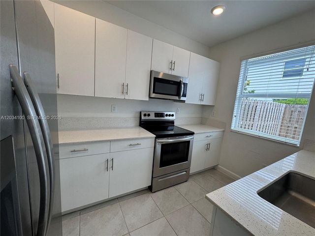 2609 SE 11th Street 2609, Homestead, FL 33035