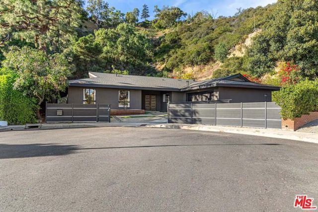 9289 Swallow Drive, Los Angeles, CA 90069