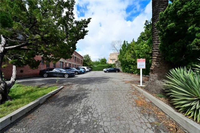 131 N Michigan, Pasadena, CA 91106
