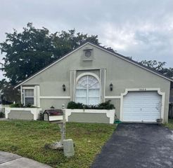 9828 SW 58th Court, Cooper City, FL 33328