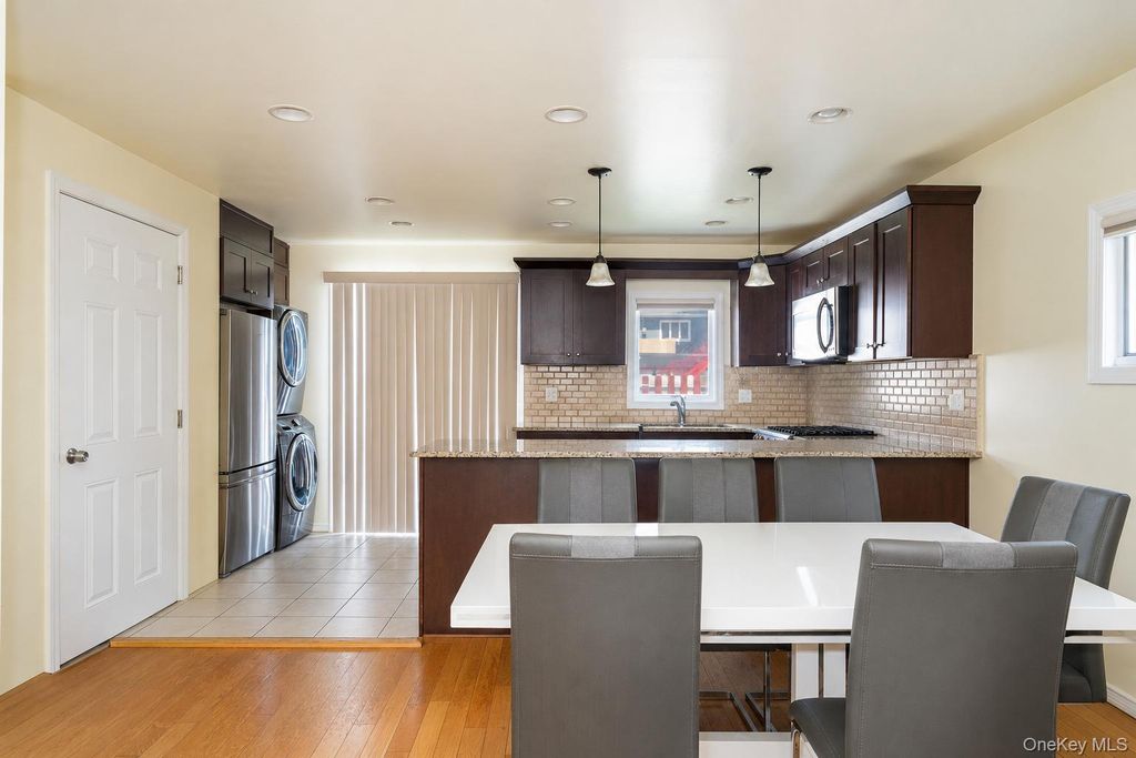 11 Schuyler Terrace, Bronx, NY 10465 — photo 3