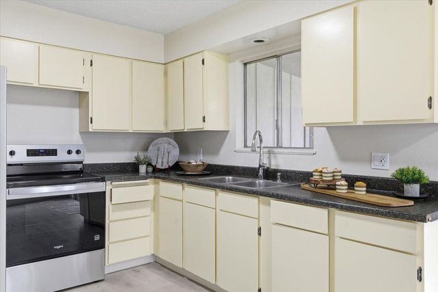 643 Covered Bridge Road, Rogue River, OR 97537