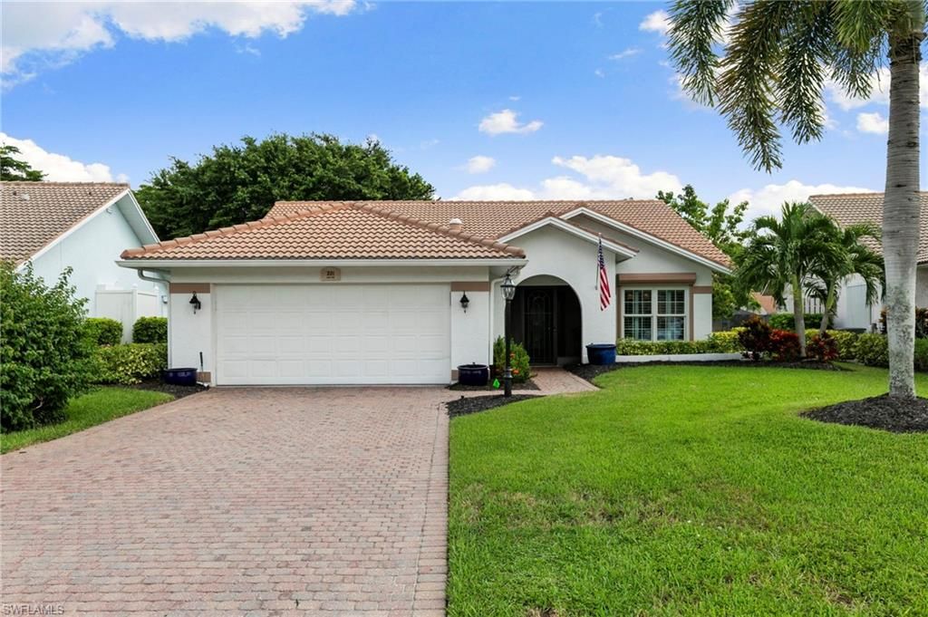 221 Kings WAY, NAPLES, FL 34104 — exterior
