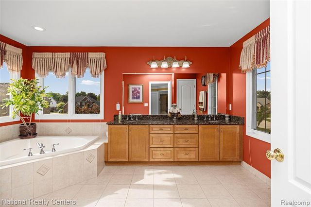 51577 Merry Lane, Utica, MI 48316