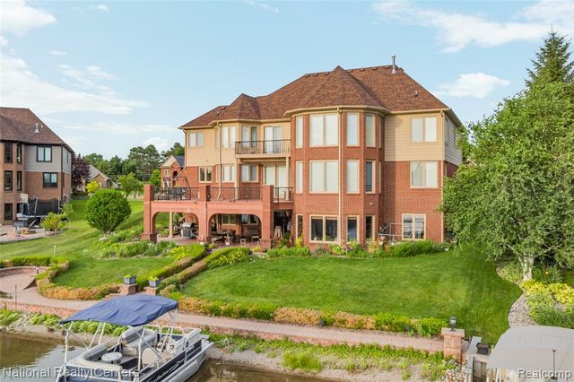 51577 Merry Lane, Utica, MI 48316
