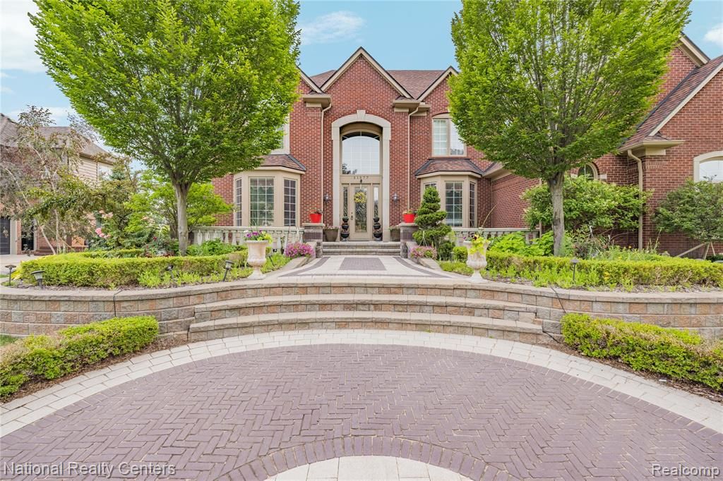 51577 Merry Lane, Utica, MI 48316