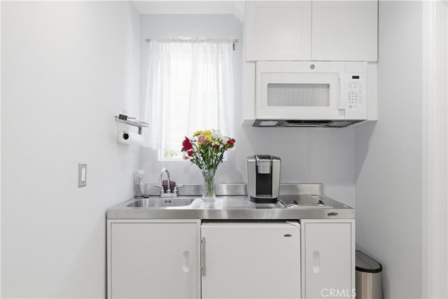 6630 Saloma Avenue, Van Nuys, CA 91405