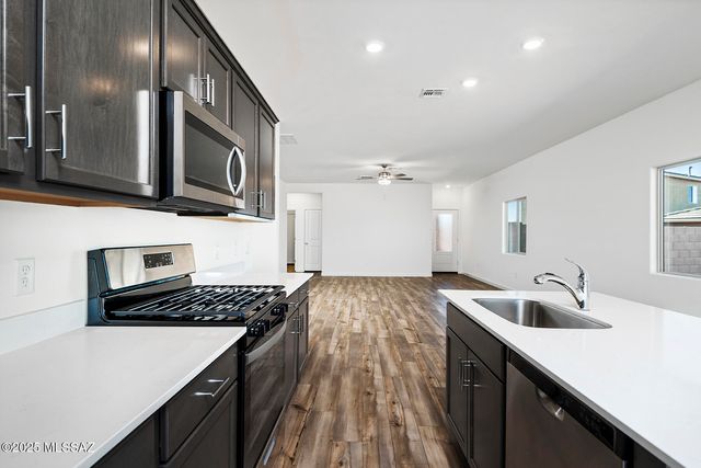 7287 W Cottage Farm Way, Tucson, AZ 85757