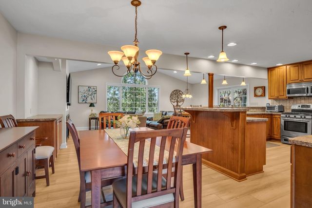 6234 LEADER DR, York, PA 17407