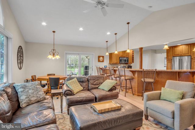 6234 LEADER DR, York, PA 17407