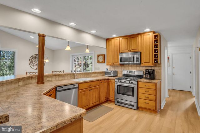 6234 LEADER DR, York, PA 17407