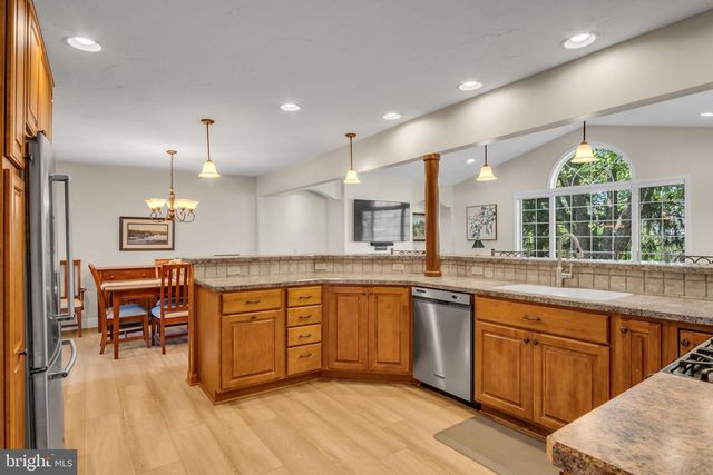 6234 LEADER DR, York, PA 17407