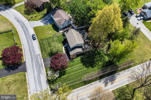 6234 LEADER DR, York, PA 17407