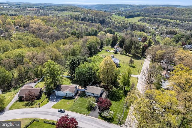 6234 LEADER DR, York, PA 17407