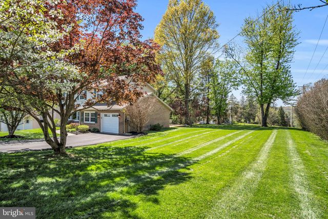 6234 LEADER DR, York, PA 17407