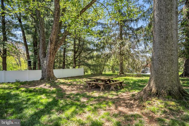6234 LEADER DR, York, PA 17407