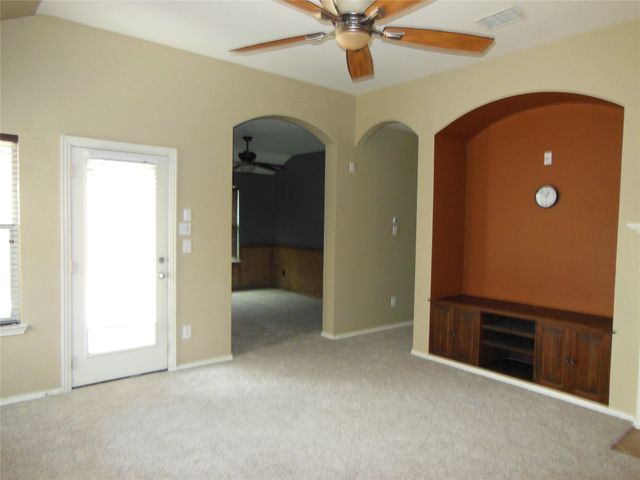 15633 Wheelhorse Trail, Fort Worth, TX 76262
