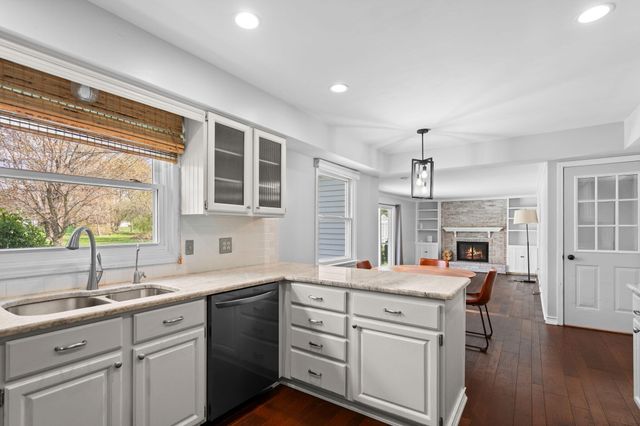 5615 Pebble Ridge Court, Ann Arbor, MI 48108