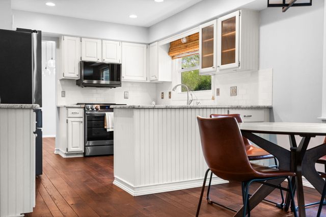 5615 Pebble Ridge Court, Ann Arbor, MI 48108