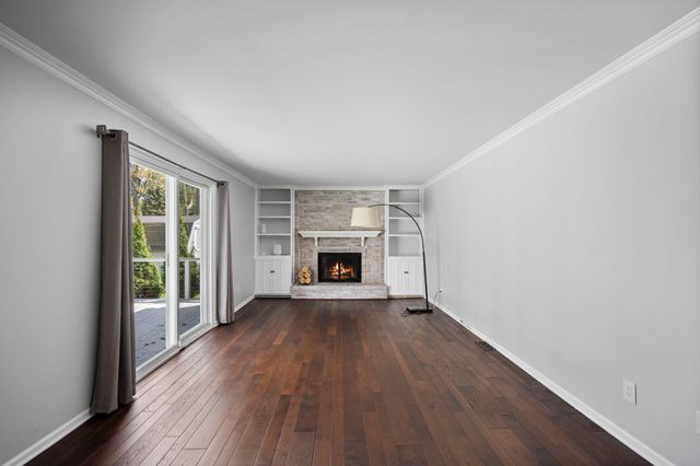 5615 Pebble Ridge Court, Ann Arbor, MI 48108