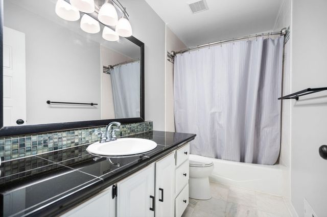 5615 Pebble Ridge Court, Ann Arbor, MI 48108