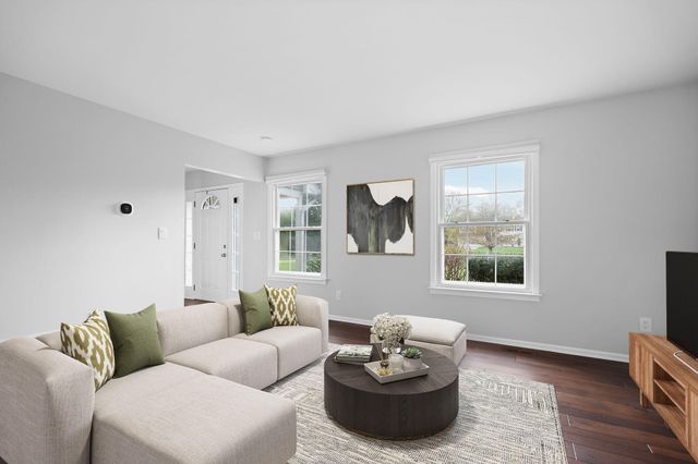 5615 Pebble Ridge Court, Ann Arbor, MI 48108