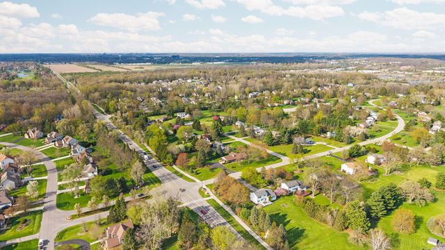 5615 Pebble Ridge Court, Ann Arbor, MI 48108