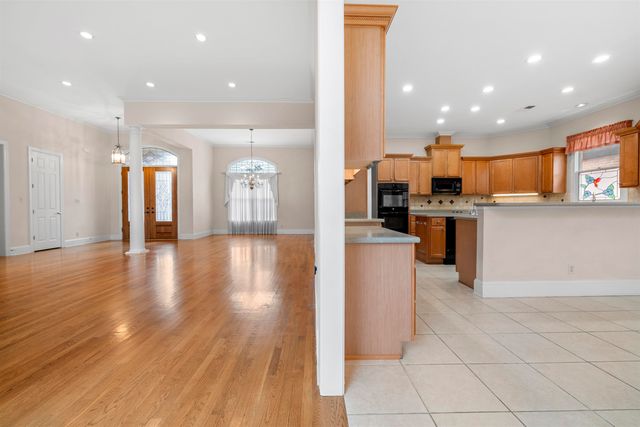 3232 WINDERLY PINE CV, Memphis, TN 38125