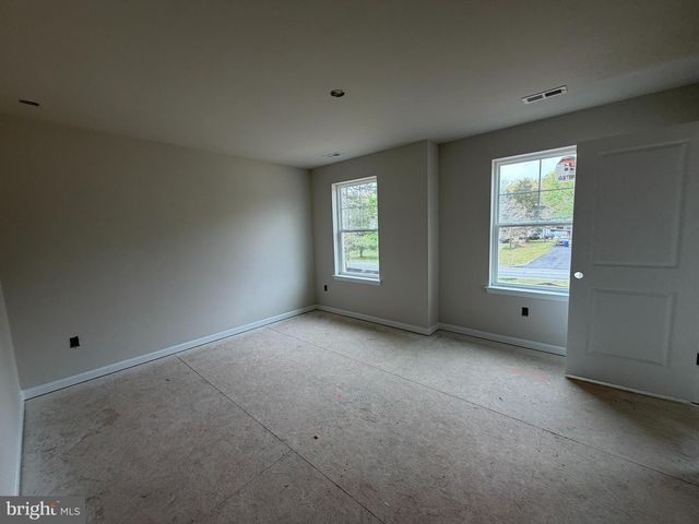 221 HOGBIN RD, Millville, NJ 08332
