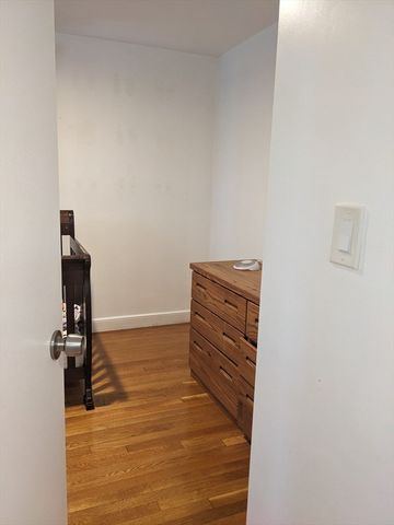 53 Sunset Hill Rd, Boston, MA 02132