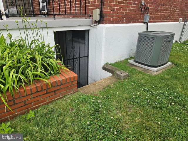 6907 BELCLARE RD, Baltimore, MD 21222