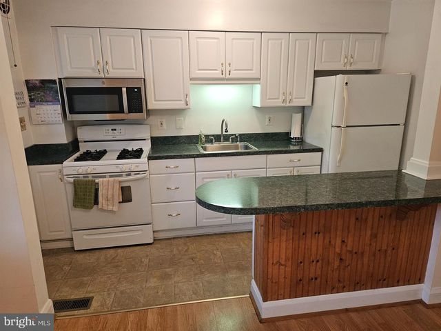 6907 BELCLARE RD, Baltimore, MD 21222