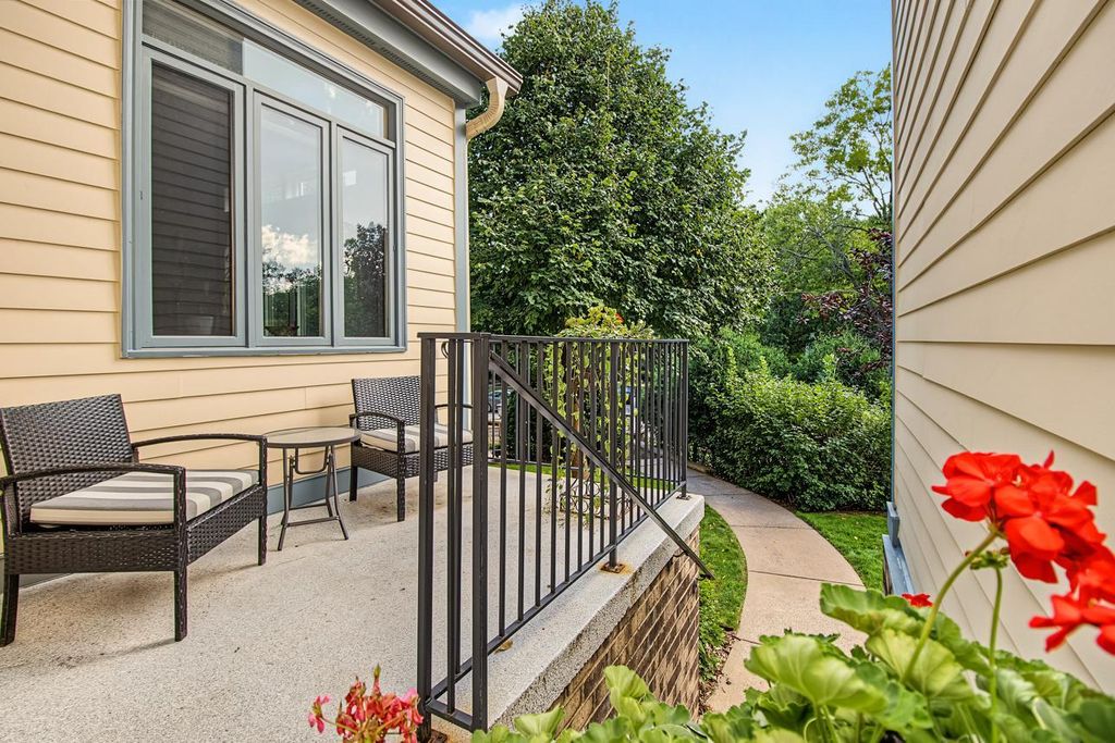 719 Summit Avenue, Saint Paul, MN 55105 — photo 3