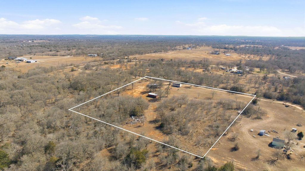 103 Martinez LN, Dale, TX 78616