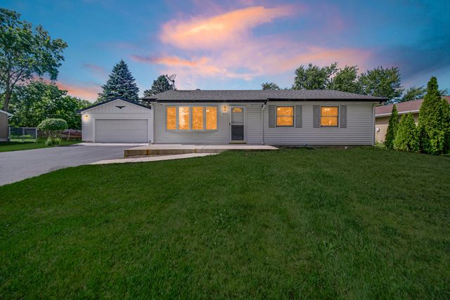 433 Nantucket Road, Valparaiso, IN 46385