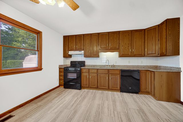 433 Nantucket Road, Valparaiso, IN 46385