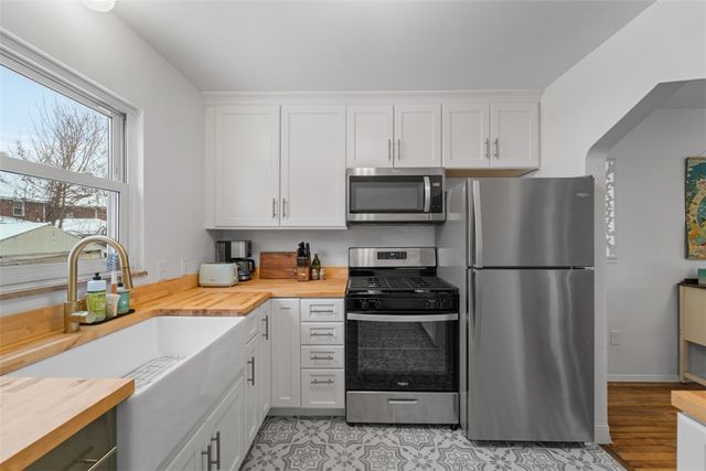 105 Delafield Rd, Aspinwall, PA 15215