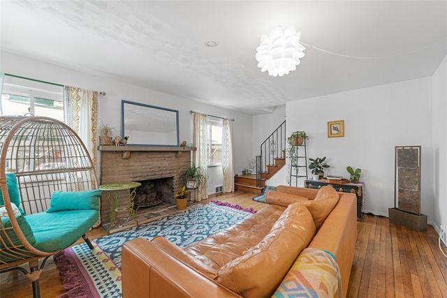 105 Delafield Rd, Aspinwall, PA 15215
