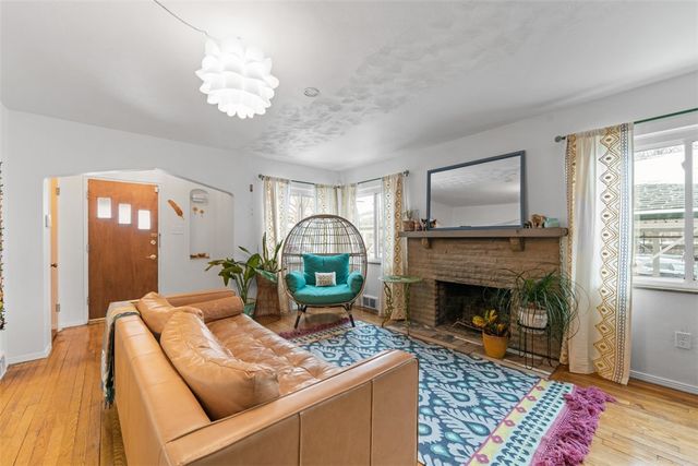 105 Delafield Rd, Aspinwall, PA 15215