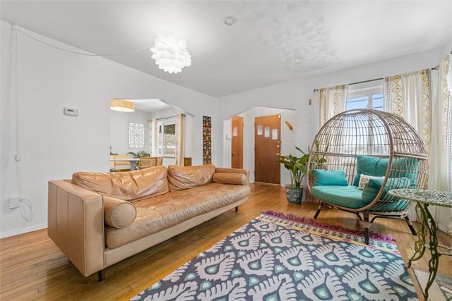 105 Delafield Rd, Aspinwall, PA 15215