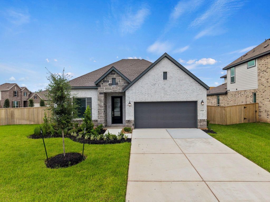 2720 Grove Crest Drive, Rosenberg, TX 77469