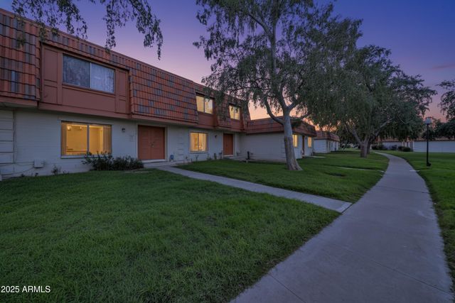 7877 N 49TH Avenue, Glendale, AZ 85301