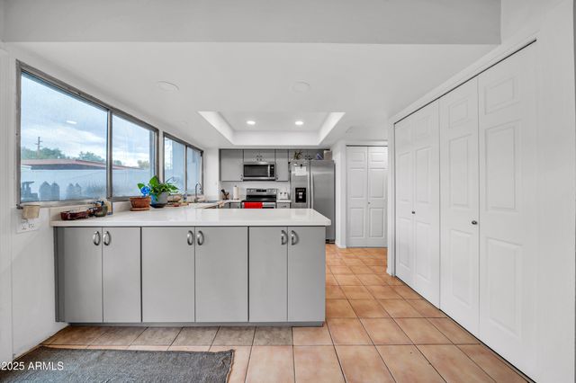 7877 N 49TH Avenue, Glendale, AZ 85301